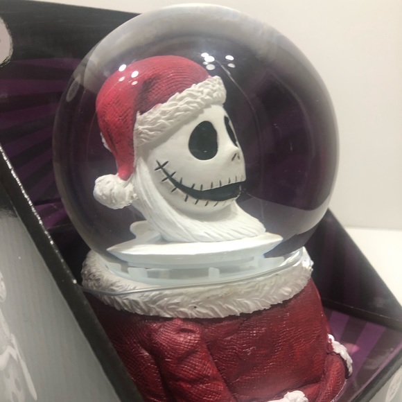 Santa Jack Water Globe - Picture 7 of 11